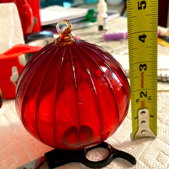 Ornament Hand Blown Red Glass Ribbed beautiful Color add Sparkle to the holidays - Picture 4 of 4